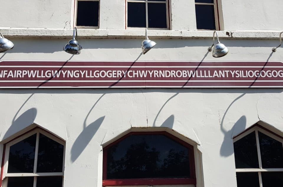 รู้จักซันไวร์พุซกวึนกึซ (Llanfair Pwllgwngyll) เมืองที่มีชื่อยาวติดอันดับโลก