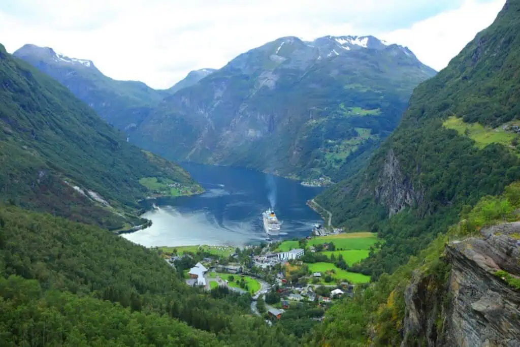 Flydalsjuvet