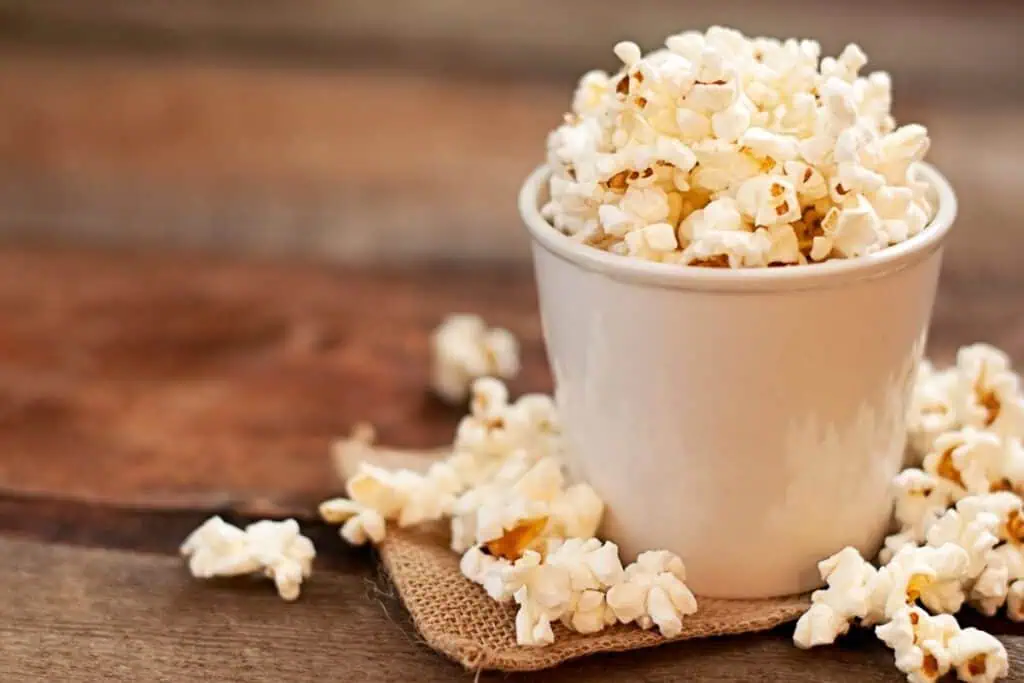 ข้าวโพดคั่ว (Popcorn Balls)